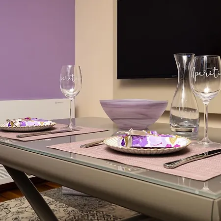 Stylish & Luxury 1bd With A Nice Terrace
