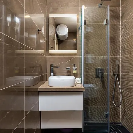 아파트 Stylish & Luxury 1bd With A Nice Terrace